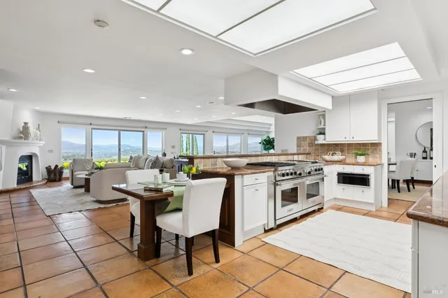 $5,995,000 | 215 Kreuzer Lane, Napa, CA 94559