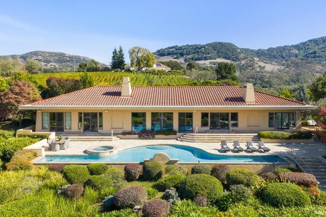 $5,995,000 | 215 Kreuzer Lane, Napa, CA 94559