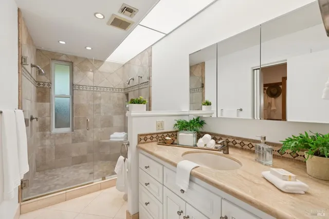 $5,995,000 | 215 Kreuzer Lane, Napa, CA 94559