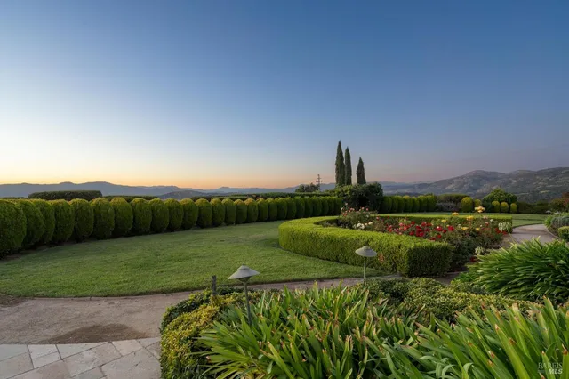 $5,995,000 | 215 Kreuzer Lane, Napa, CA 94559