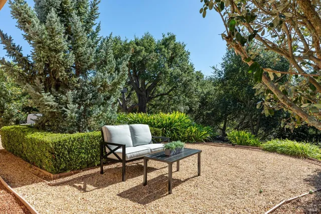 $5,995,000 | 215 Kreuzer Lane, Napa, CA 94559