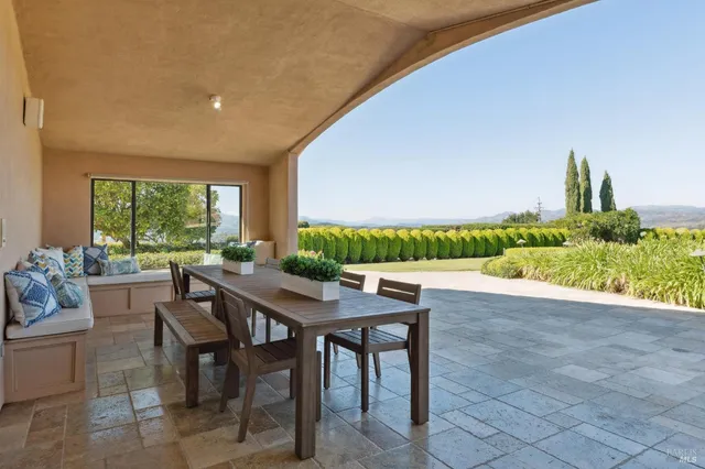 $5,995,000 | 215 Kreuzer Lane, Napa, CA 94559