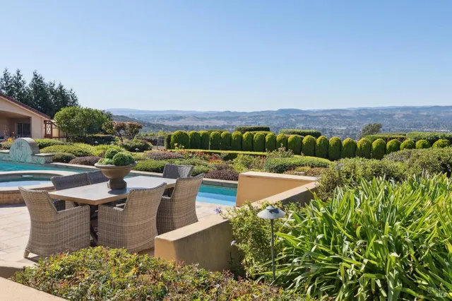 $5,995,000 | 215 Kreuzer Lane, Napa, CA 94559