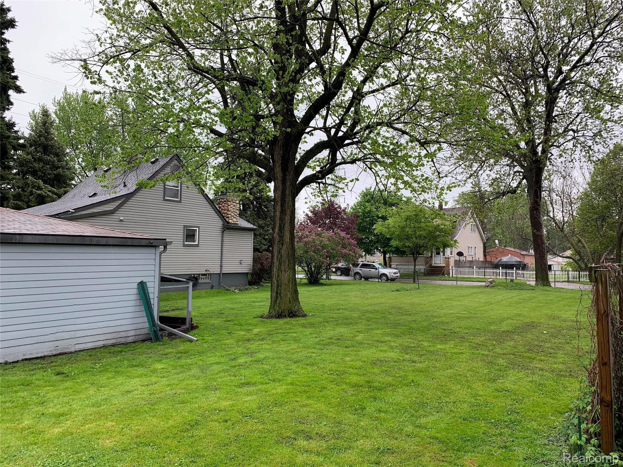 121 Catherine Street River Rouge, MI 48218 - Photo 32 of 38 121 catherine - river rouge (5).jpg