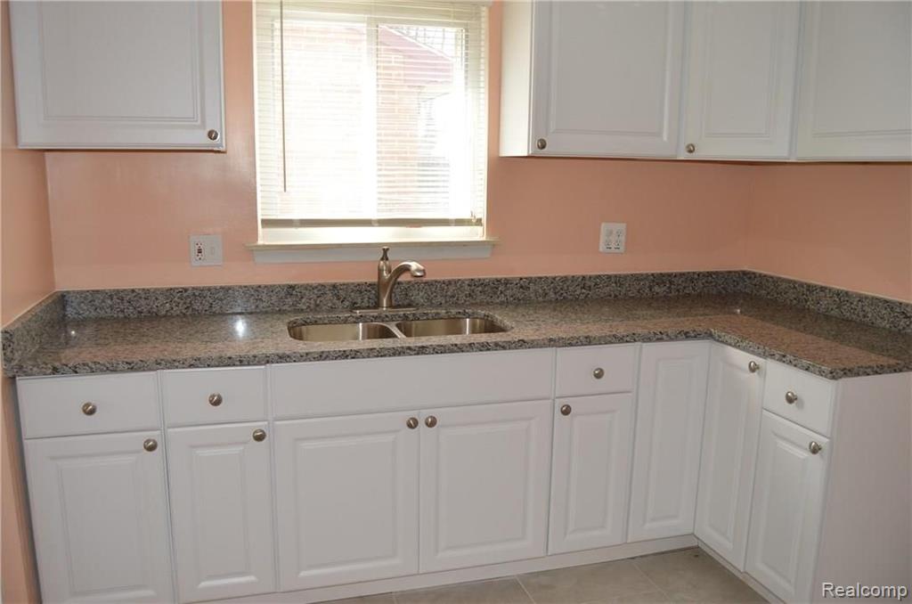 20800 Wick Road Taylor, MI 48180 - Photo 7 of 16