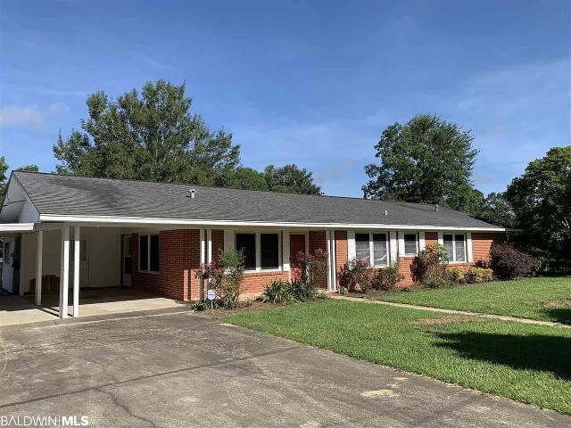 1102 Montgomery Avenue Atmore, AL 36502 - Photo 3 of 27