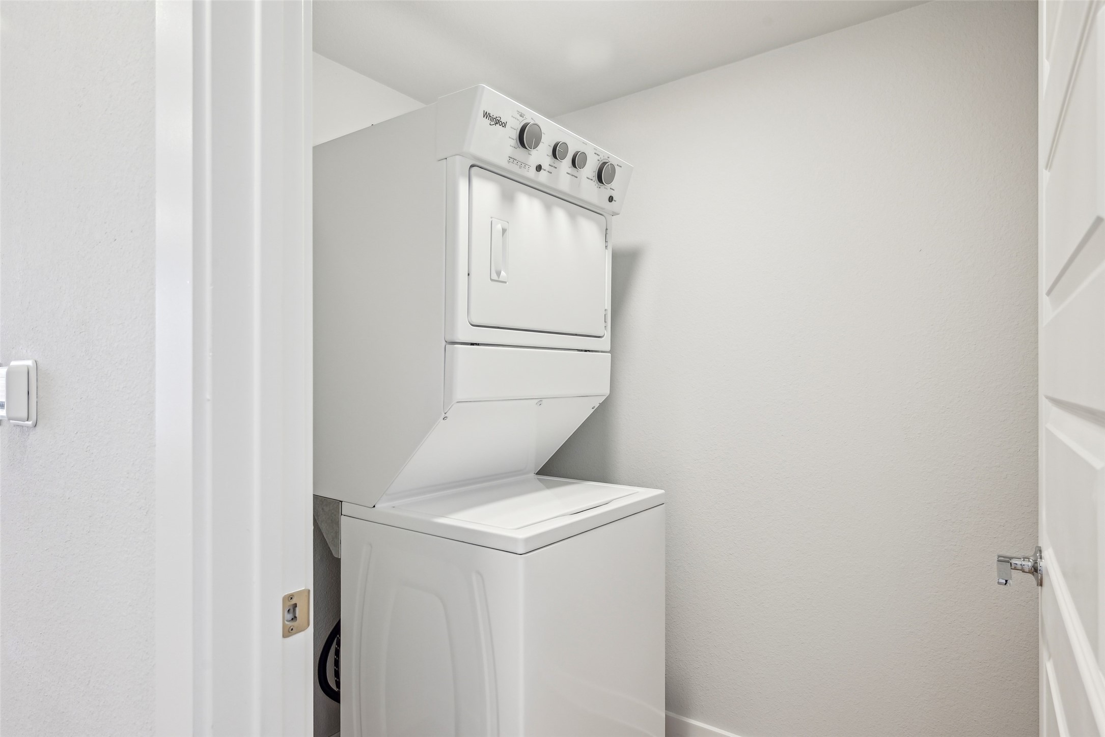 3651-612 South Custer Road McKinney, TX 75070 - Photo 18 of 21 a utility room with dryer and washer