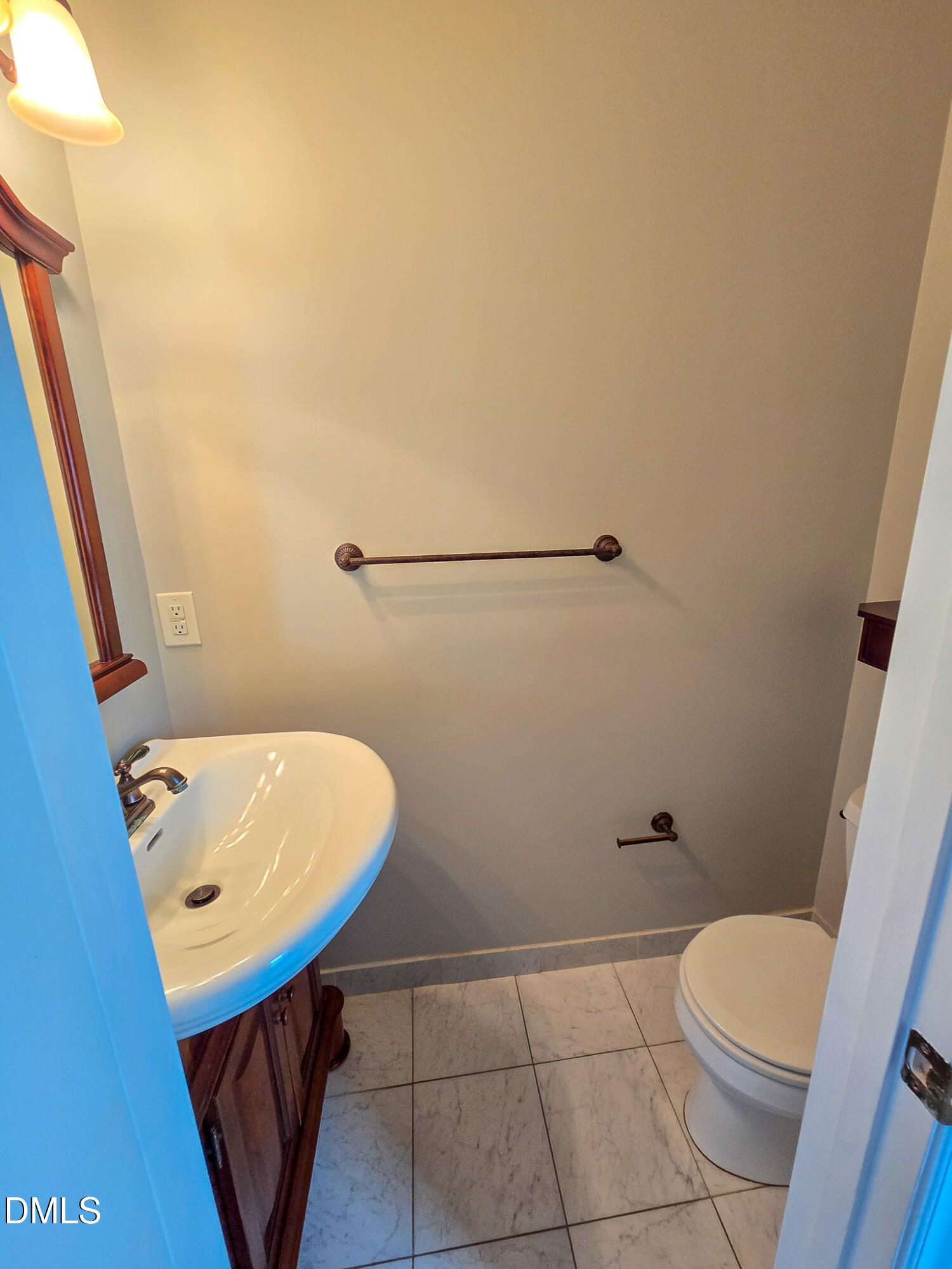 2008 Metacomet Way Raleigh, NC 27604 - Photo 4 of 31 20260627_112728