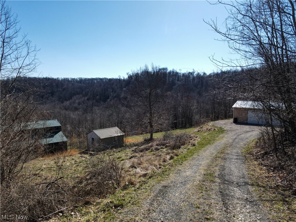 5868 Green Ridge Road Southeast Dennison, OH 44621 - Photo 2 of 33