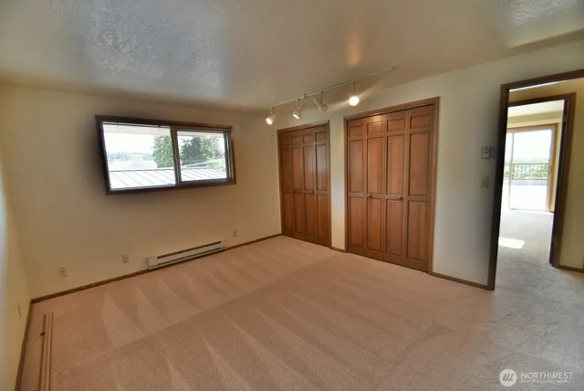 $3,600 | 271 4th Avenue South, Unit 5, Edmonds, WA 98020