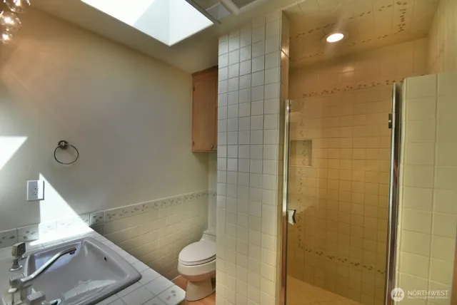 $3,600 | 271 4th Avenue South, Unit 5, Edmonds, WA 98020