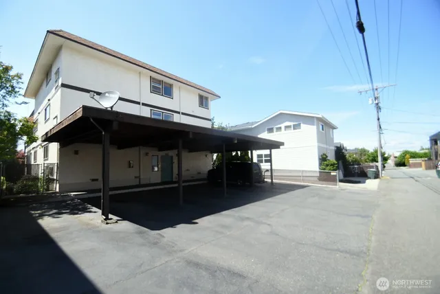 $3,600 | 271 4th Avenue South, Unit 5, Edmonds, WA 98020