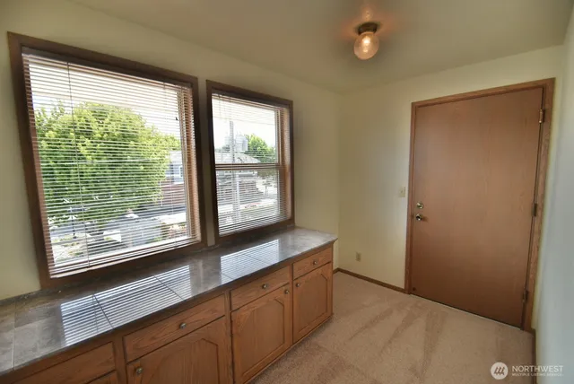 $3,600 | 271 4th Avenue South, Unit 5, Edmonds, WA 98020