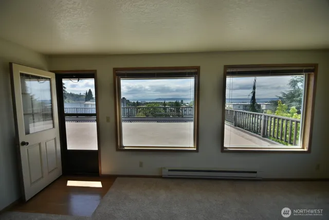 $3,600 | 271 4th Avenue South, Unit 5, Edmonds, WA 98020