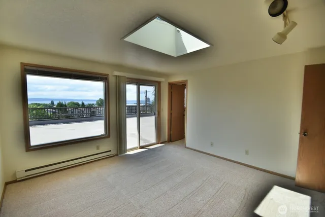 $3,600 | 271 4th Avenue South, Unit 5, Edmonds, WA 98020