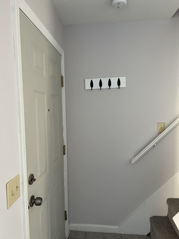 50 Indian Leap Street, Unit B Springfield, MA 01151 - Photo 3 of 12