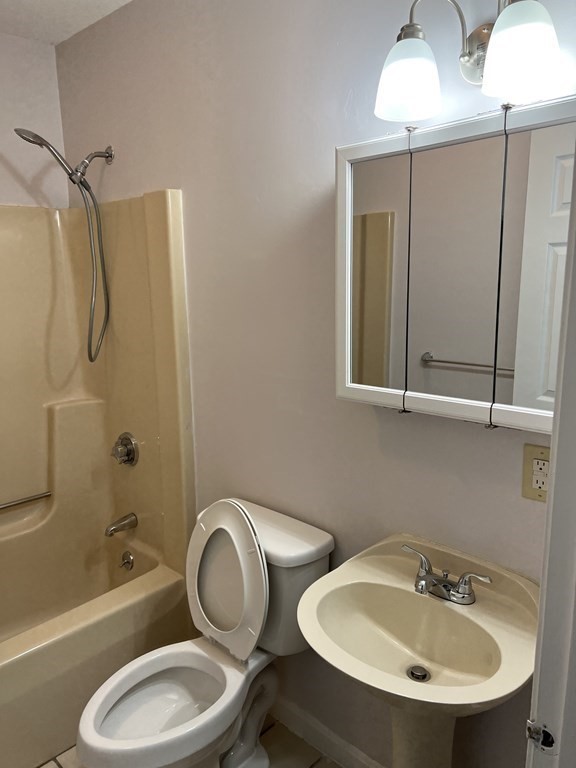 50 Indian Leap Street, Unit B Springfield, MA 01151 - Photo 6 of 12