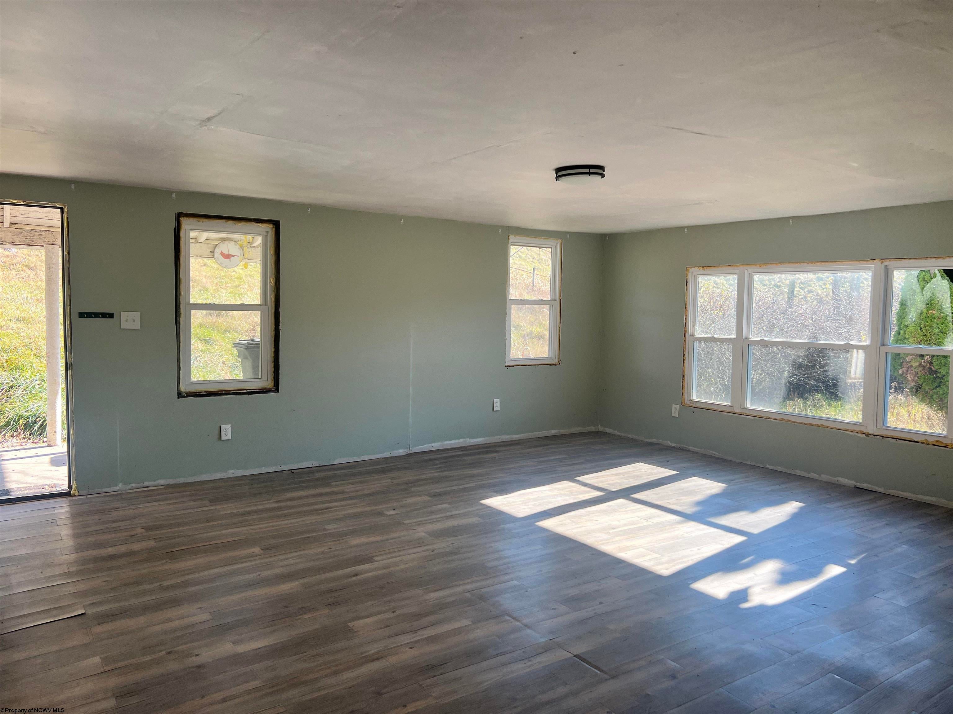 511 Glory Barn Road Morgantown, WV 26501 - Photo 4 of 21 Gallery Image 4