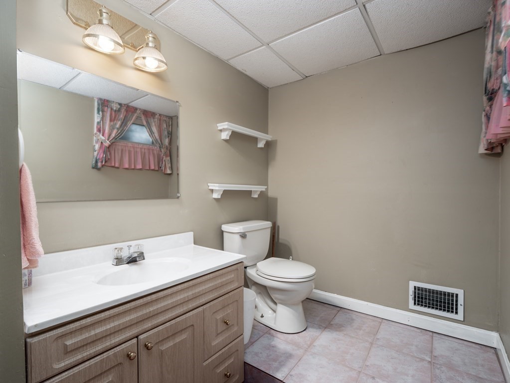76 Sherman Road Dedham, MA 02026 - Photo 31 of 40 Gallery Image 31