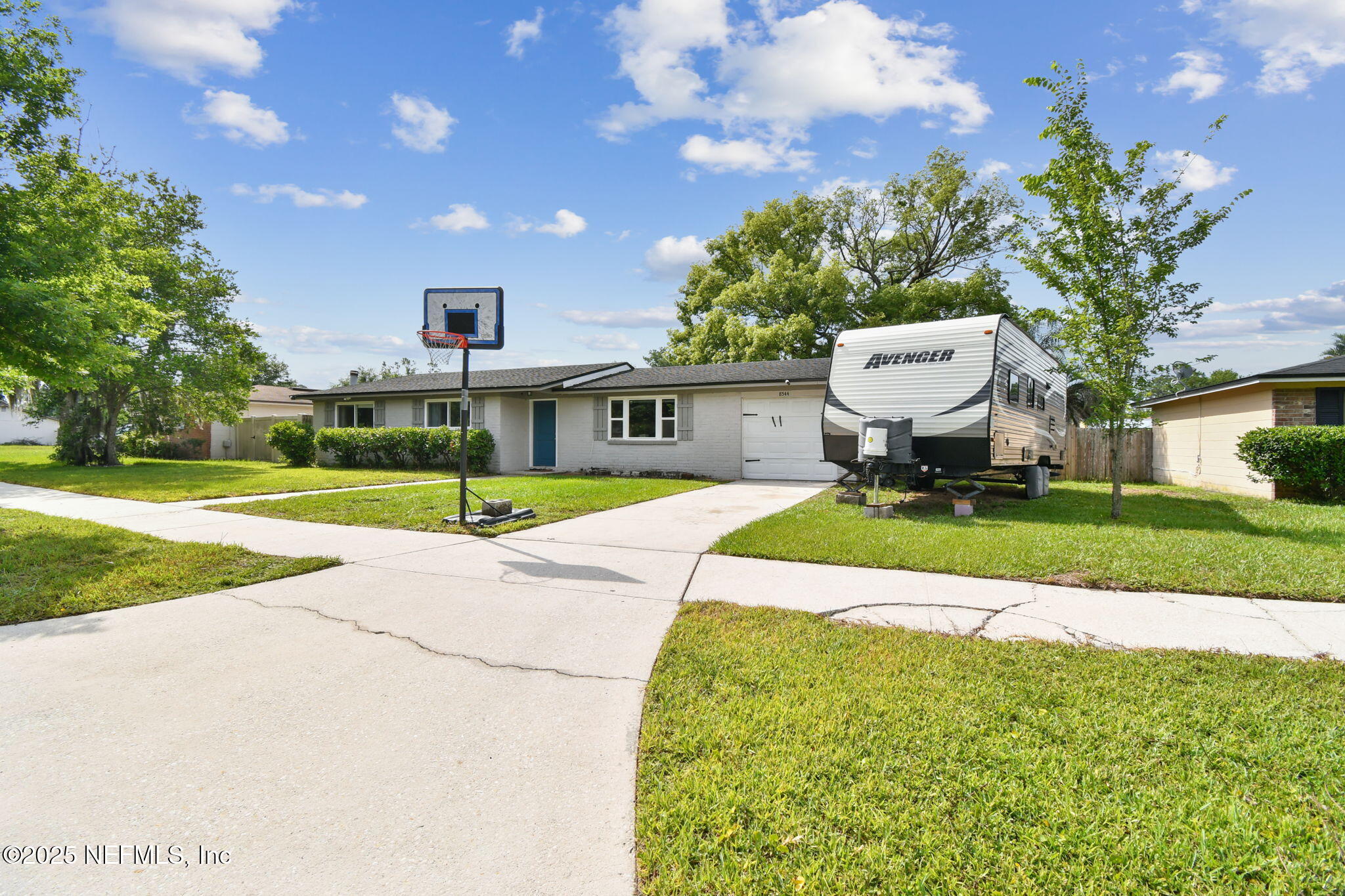 8544 Ruckman Avenue Jacksonville, FL 32221 - Photo 4 of 34 Driveway view