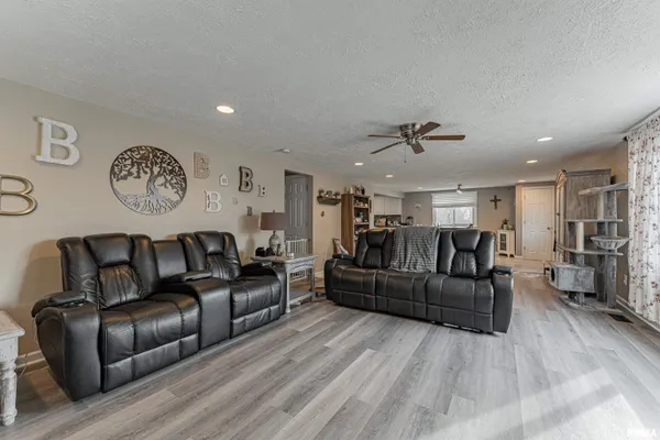 $210,000 | 109 South Main Street, Saybrook, IL 61770