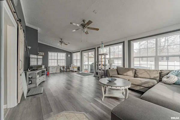 $210,000 | 109 South Main Street, Saybrook, IL 61770