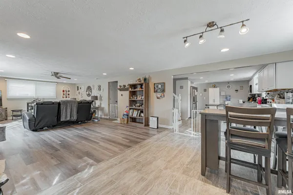 $210,000 | 109 South Main Street, Saybrook, IL 61770