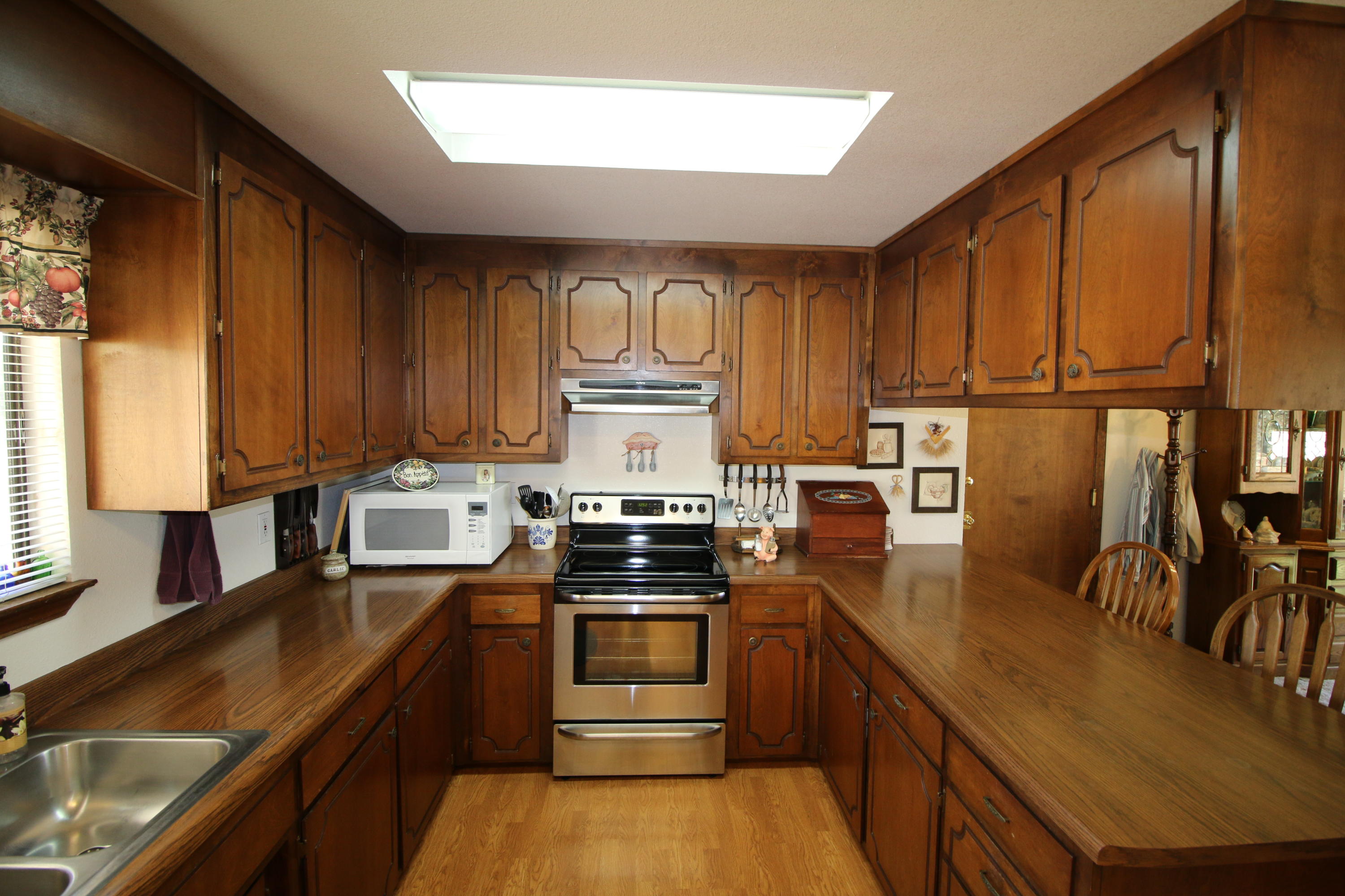 21242 Boyle Road Redding, CA 96003 - Photo 13 of 28 2016-10-19 00.53.26