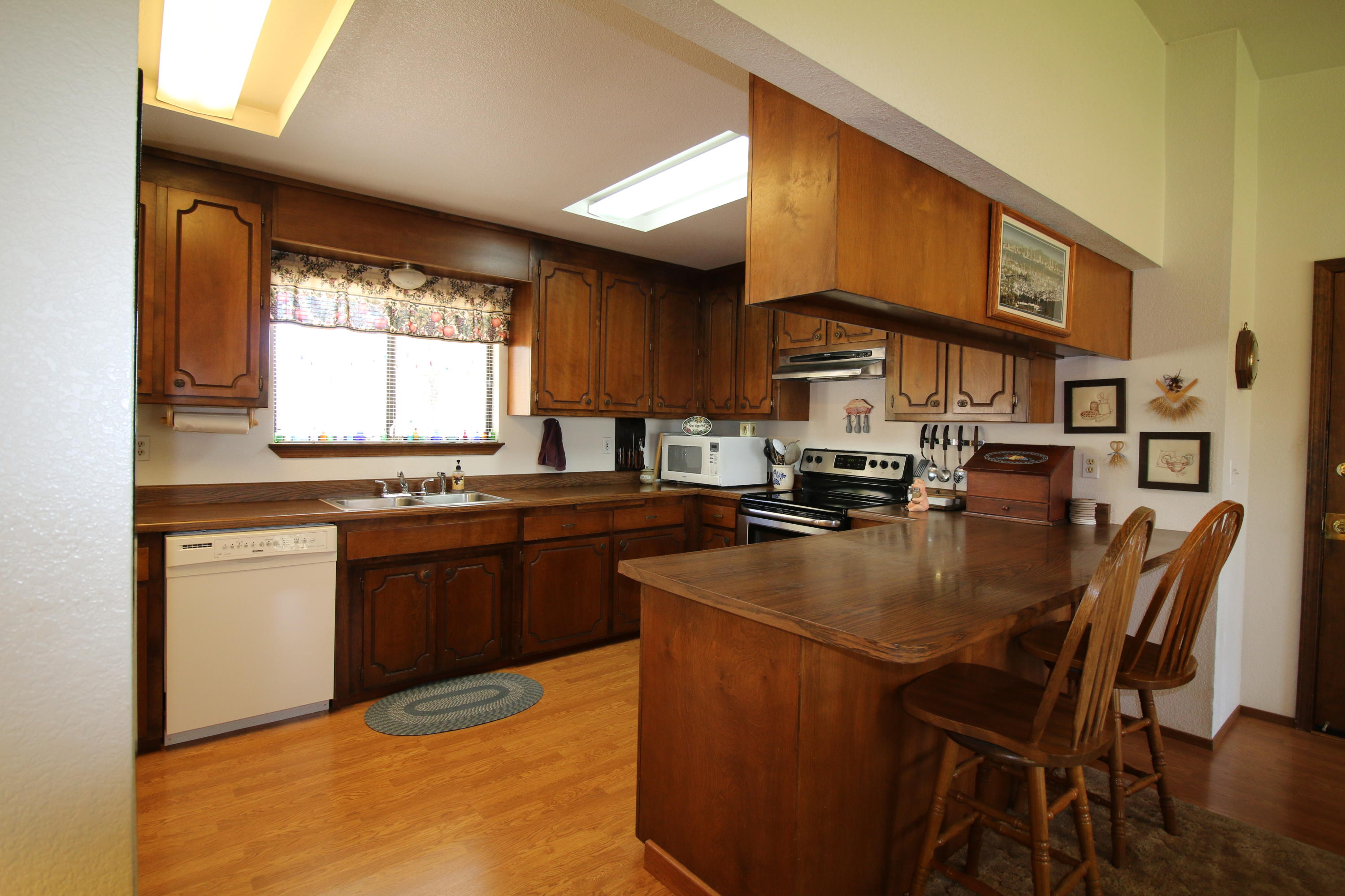 21242 Boyle Road Redding, CA 96003 - Photo 16 of 28 2016-10-19 00.36.13