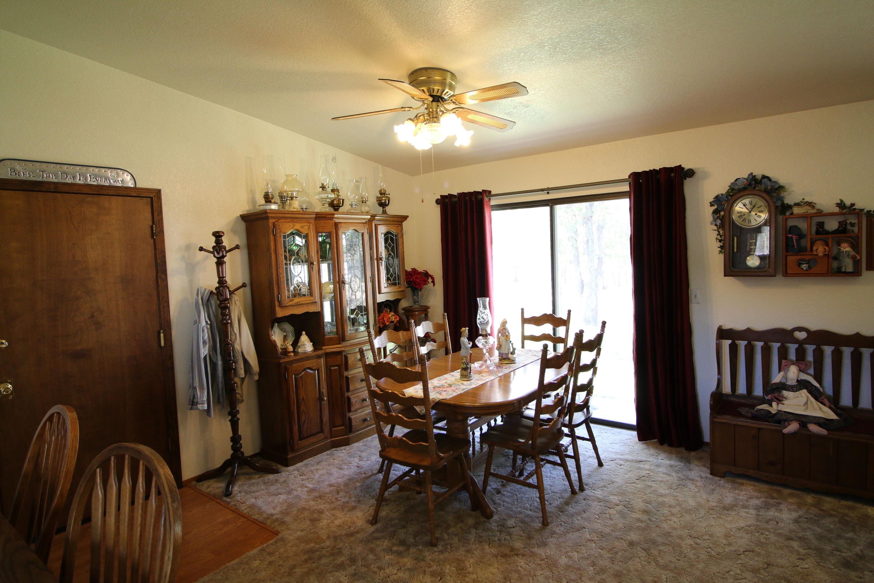 21242 Boyle Road Redding, CA 96003 - Photo 18 of 28 2016-10-19 00.52.34