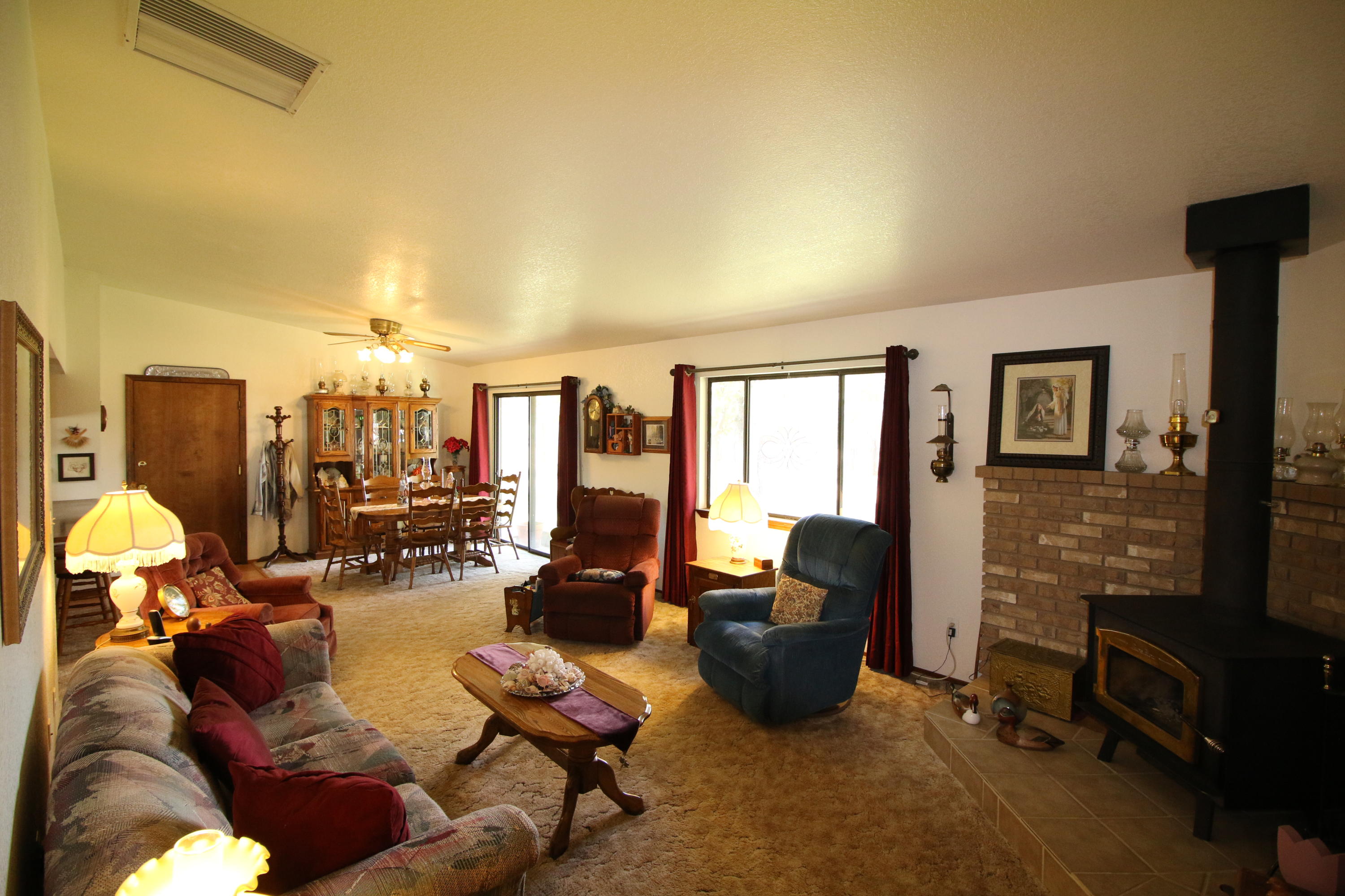 21242 Boyle Road Redding, CA 96003 - Photo 19 of 28 2016-10-19 00.40.37