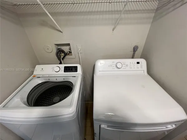 $2,100 | 251 Palm Circle West, Unit 107, Pembroke Pines, FL 33025