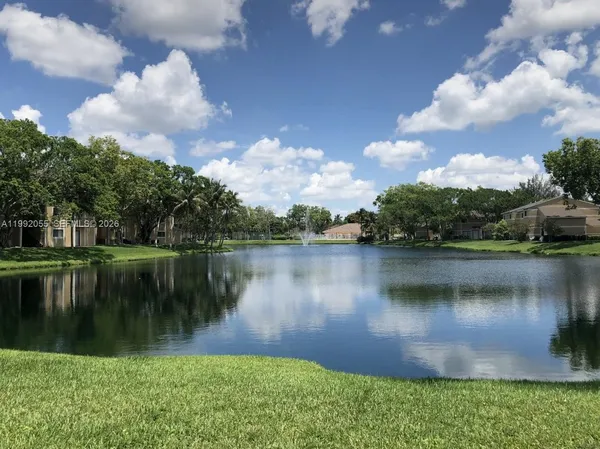 $2,100 | 251 Palm Circle West, Unit 107, Pembroke Pines, FL 33025