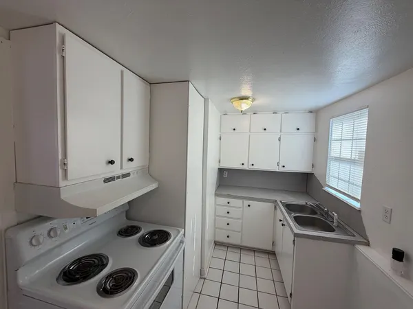$650 | 2205 25th Street, Unit REAR, Lubbock, TX 79411