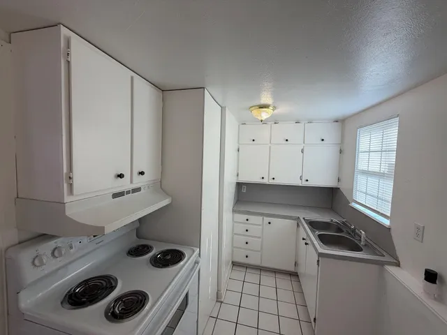 $700 | 2205 25th Street, Unit REAR, Lubbock, TX 79411