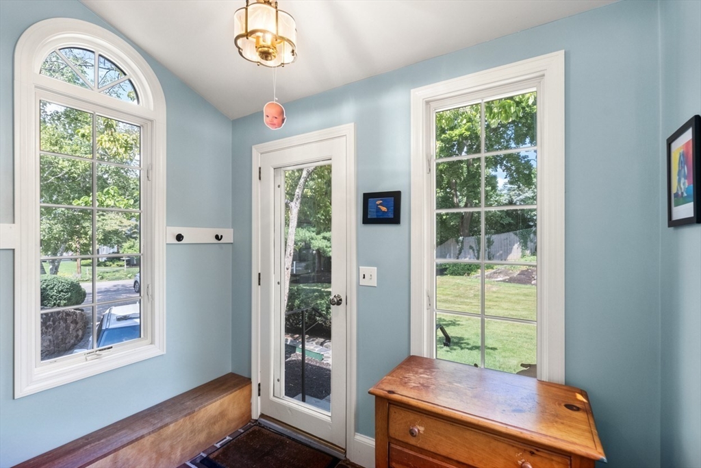 11 Hillcrest Road Marblehead, MA 01945 - Photo 17 of 41 Gallery Image 17