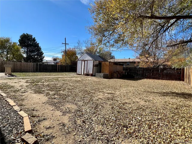 a house view with a outdoor space