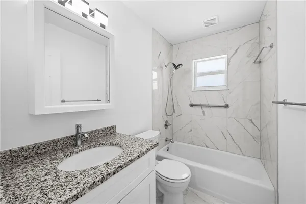 $329,000 | 601 Periwinkle Way, Unit D1, Sanibel, FL 33957