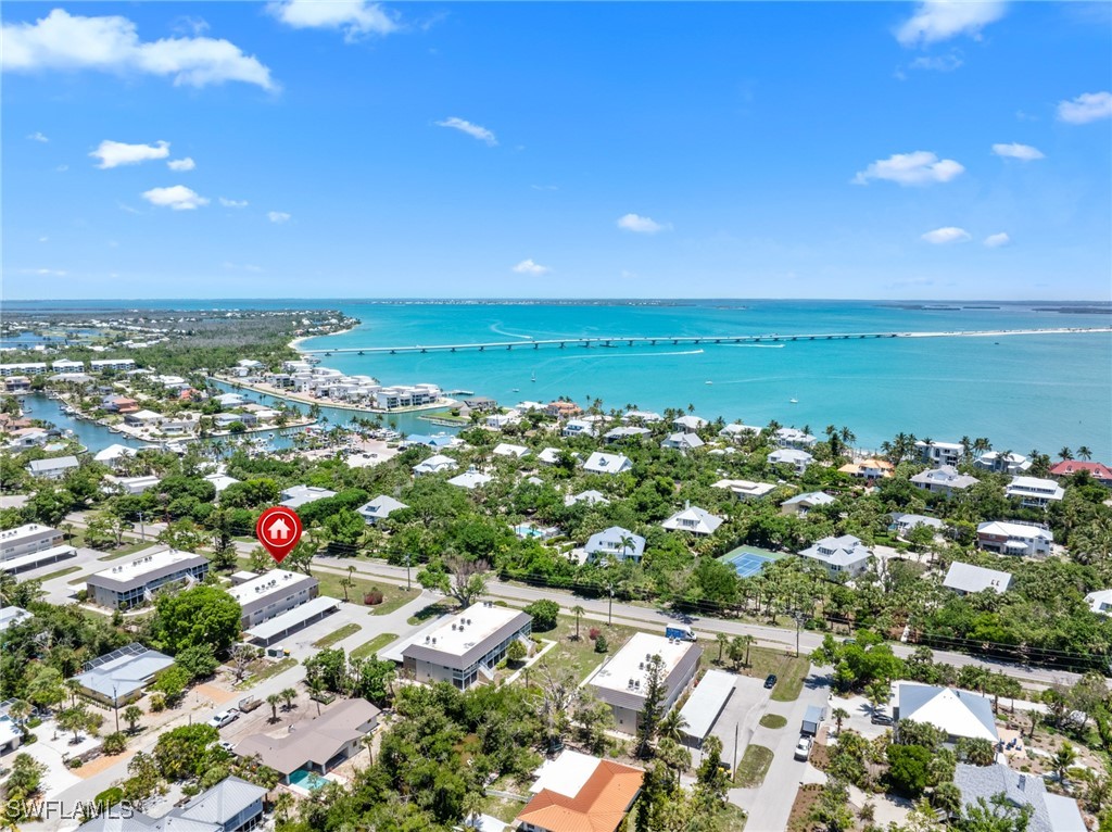 601 Periwinkle Way, Unit D1 Sanibel, FL 33957 - Photo 17 of 25 a city view with nearby beach