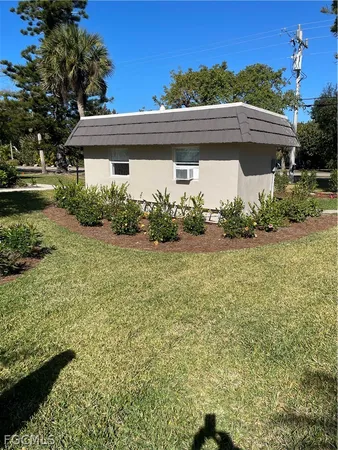 $329,000 | 601 Periwinkle Way, Unit D1, Sanibel, FL 33957