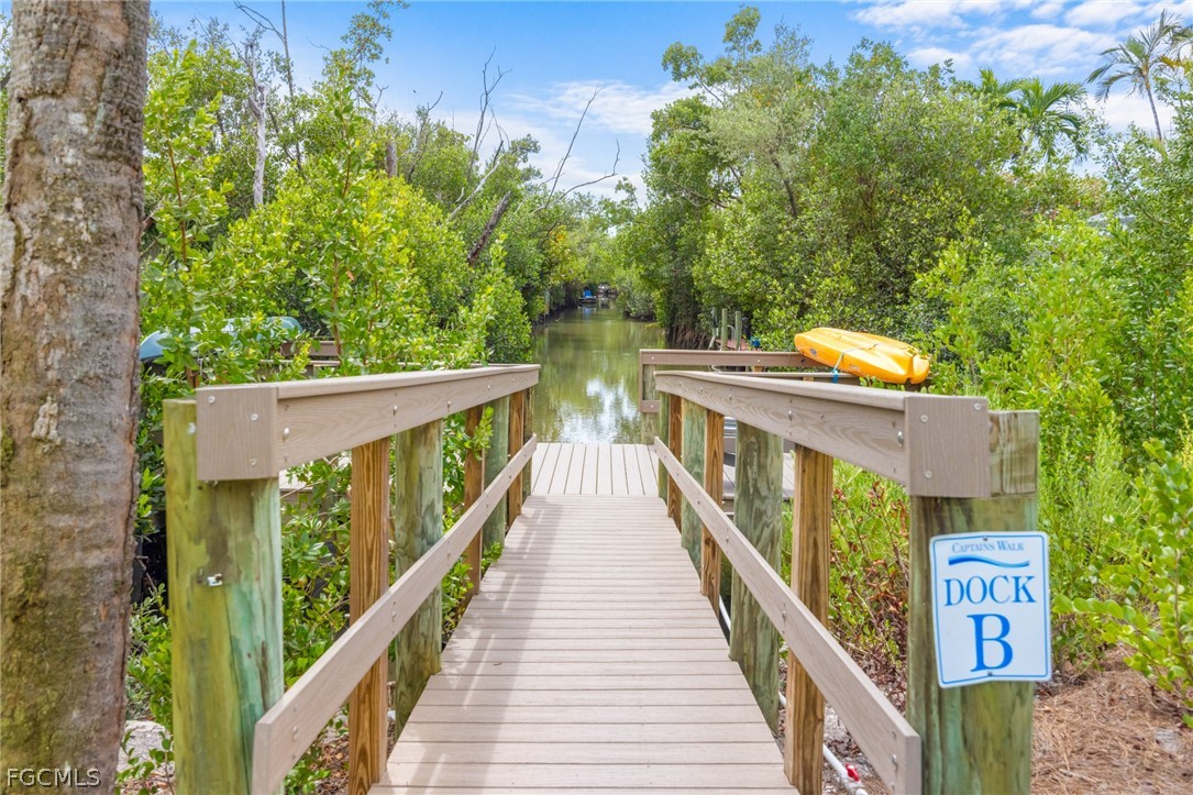 601 Periwinkle Way, Unit D1 Sanibel, FL 33957 - Photo 24 of 25 a view of balcony and yard