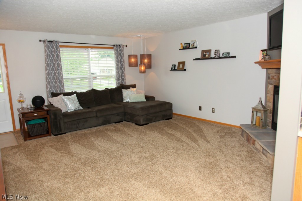 2477 Hazelnut Road Ravenna, OH 44266 - Photo 3 of 25 Gallery Image 3