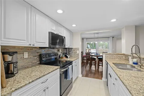 $324,999 | 897 Cedar Canyon Square, Marietta, GA 30067