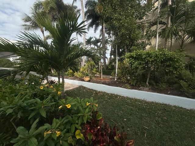5520 North Ocean Boulevard, Unit 111 Ocean Ridge, FL 33435 - Photo 40 of 63 walkway thru the units