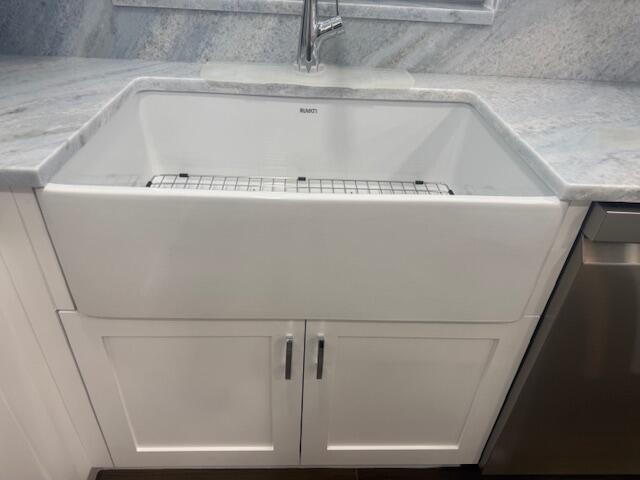 5520 North Ocean Boulevard, Unit 111 Ocean Ridge, FL 33435 - Photo 9 of 63 large porcelan sink