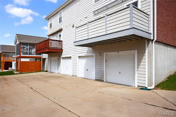 $216,000 | 12121 McKelvey Place, Unit 101, Bridgeton, MO 63044