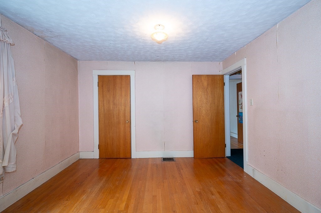 22 Comins Road Oxford, MA 01537 - Photo 16 of 42