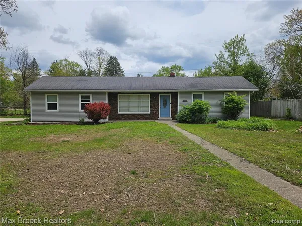 $1,950 | 3221 Union Lake Road, Commerce Township, MI 48382