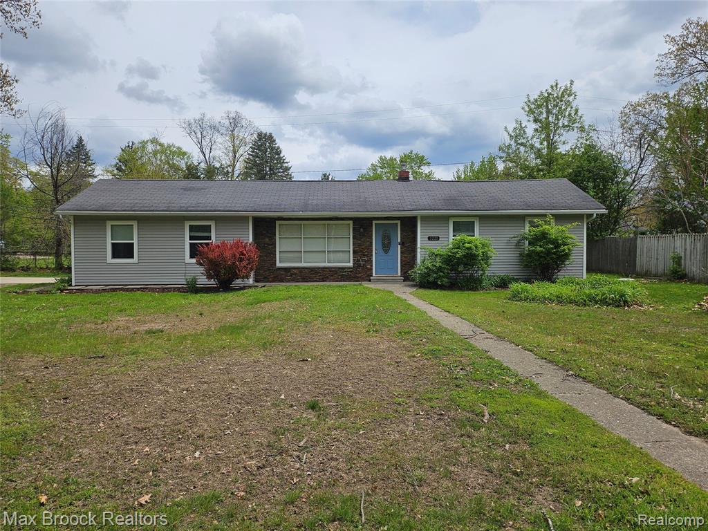 3221 Union Lake Road Commerce Township, MI 48382 - Photo 1 of 20