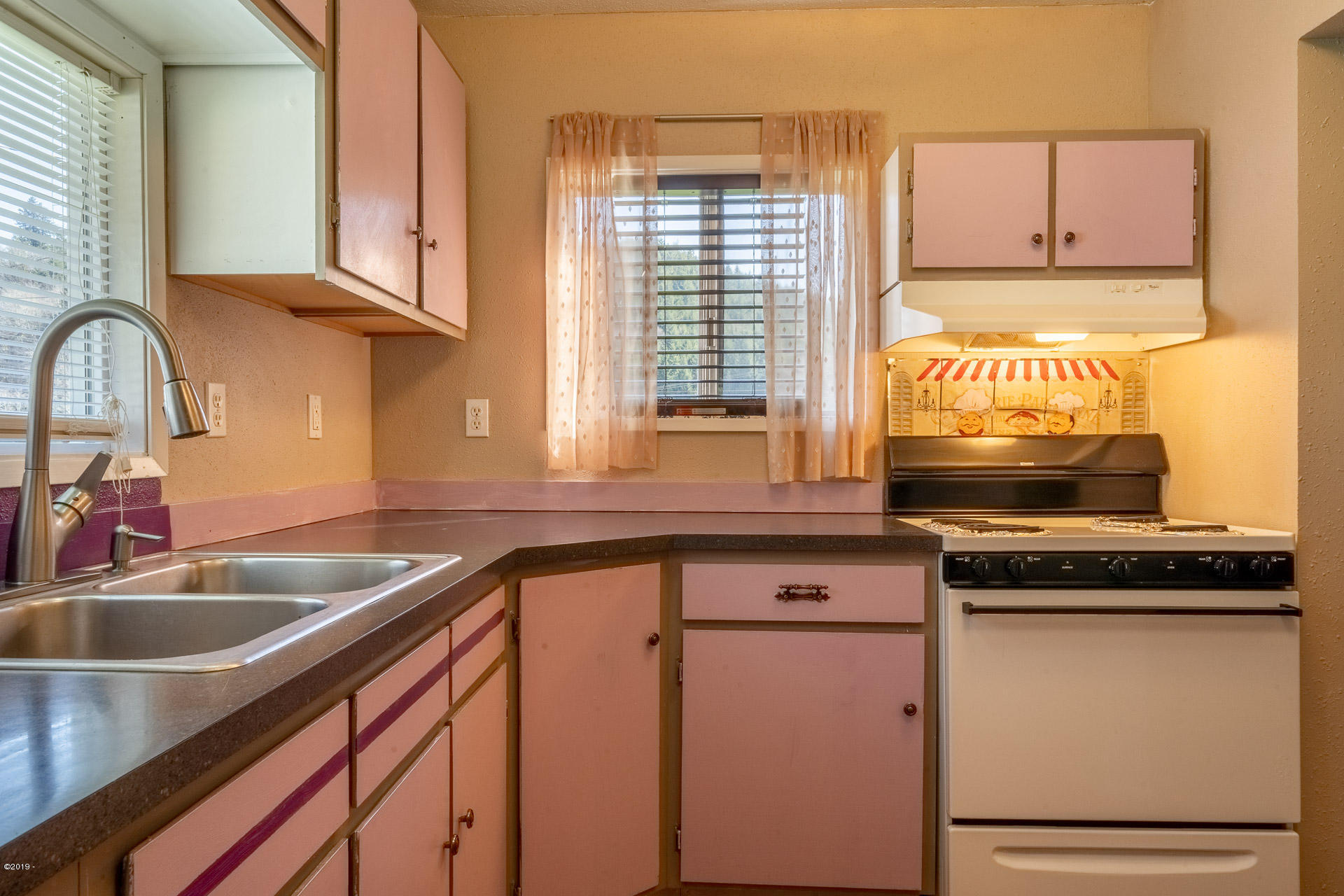 1346 Hidden Valley Road Newport, OR 97365 - Photo 14 of 23 Kitchen